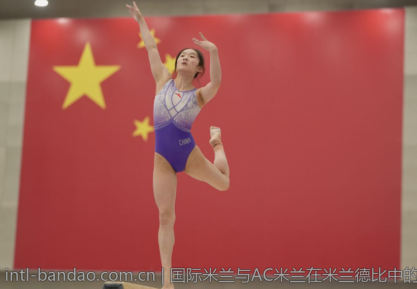国际米兰与AC米兰在米兰德比中的激烈碰撞